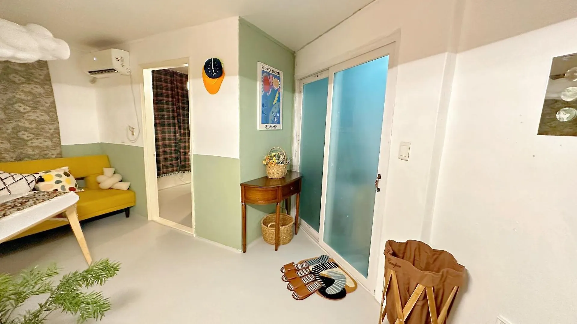 Apartment Seochon Spring Haven With Private Rooftop Seoul South Korea